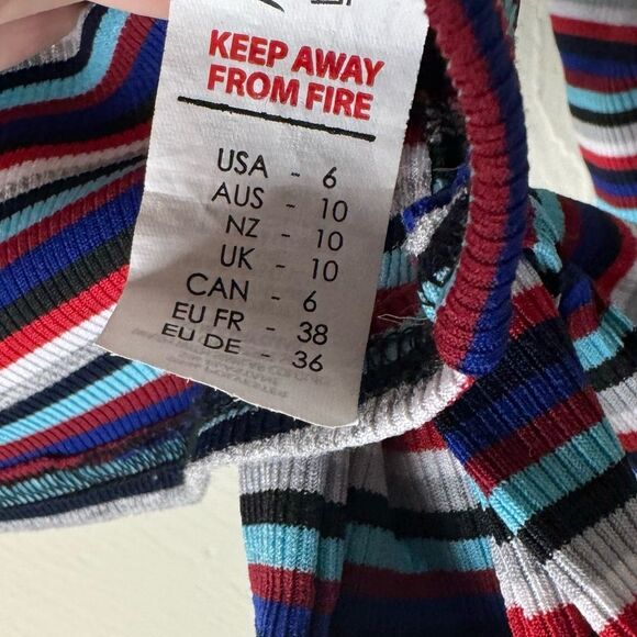 Nasty Gal Striped Crop Ruffle Vneck Bell sleeve - Picture 3 of 4